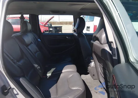 2001 Volvo V70 Xc z USA, uszkodzony, nr VIN YV1SZ58D011022590